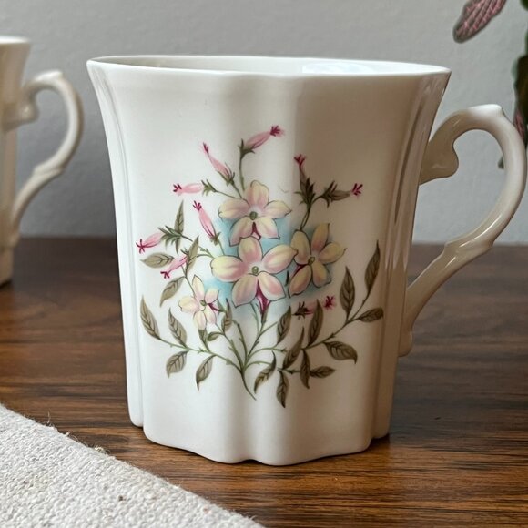 Royal Grafton Fine Bone China 2 Mugs Small Pink Flowers 7 oz England - Picture 2 of 11